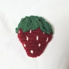 最終値下げ‼️編み物 いちごのポーチ