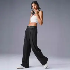 ラスト一点　Alo Yoga パンツ ボトム トラウザー アローヨガ M 黒 Alo Yoga パンツ ボトム トラウザー アローヨガ (ALO Yoga
