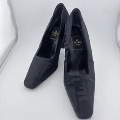 美品✨️FENDI フェンディ ズッカ柄 スクエアトゥ パンプス ブラックのサムネイル