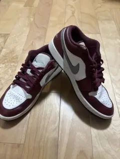Nike Air Jordan 1 Low バーガンディ/ホワイト