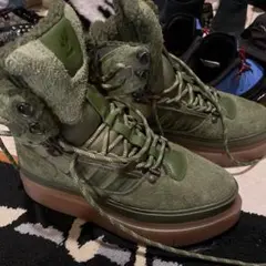 アディダススニーカーブーツ