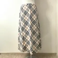 Y604-240　BURBERRY LONDON ノバチェック スカート 13号のサムネイル