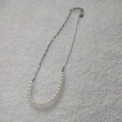 パールビーズとチェーンのネックレス