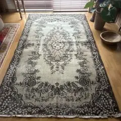 127×220花や実　王道メダリオン　控えめカラー　トルコヴィンテージラグ