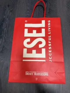 DIESEL ロゴ入り赤いショップ袋 大