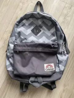 お値下げ！Coleman コールマン　グレー ジグザグパターン リュック