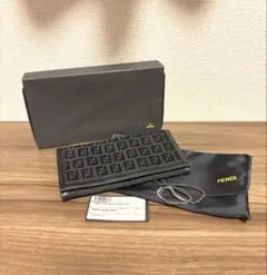 【新品・未使用】FENDI フェンディ 長財布 ズッカ柄 FF柄 ブラック箱付きのサムネイル