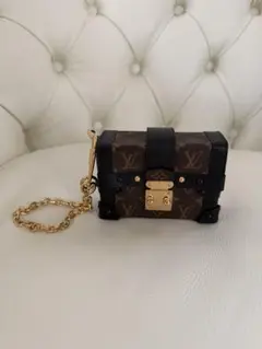 LOUIS VUITTON エッセンシャル トランク モノグラム チャームのサムネイル