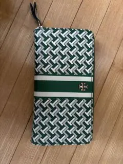 TORY BURCH 長財布 グリーン 総柄 ラウンドファスナーのサムネイル