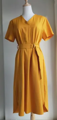 イエローロングワンピース 半袖 ベルト付き