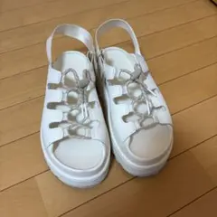 UGG スポーツサンダル ホワイトのサムネイル