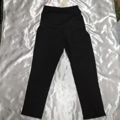 ★新品未使用★Hug.U裾にスリットが入った黒色のレディーススリットパンツのサムネイル