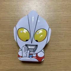 ウルトラマン 空き缶　金属製