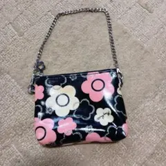 MARY QUANT マリークヮント ポーチ チェーン付きのサムネイル
