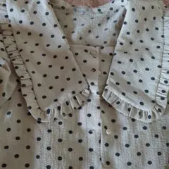 NICE CLAUP ドット柄フリル半袖シャツ