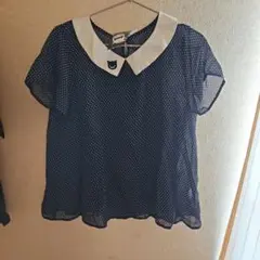 月末まで限定値下げタグ付きワールドワイドラブリディアブラックドット柄半袖ブラウスのサムネイル