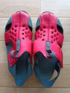 Nike レッド サンダル