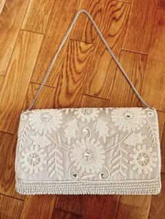 ビーズ刺繍　クラッチバッグ