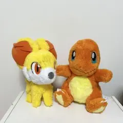 ヒトカゲとフォッコのぬいぐるみ