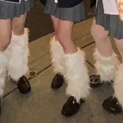 ルーズソックス ふわふわ レッグウォーマー 制服ディズニーのサムネイル