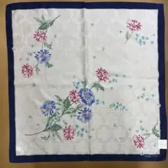 NINA RICCI 花柄シルクスカーフ（約55×55cm）