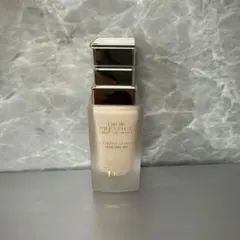 Dior Prestige Light-In-White BBクリーム 00のサムネイル