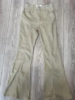 AZUL ベージュ フレアパンツ