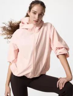 UNIQLO ポケッタブルUVカットパーカー