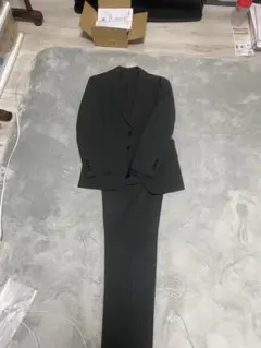 ダークグレー ストライプ ビジネススーツ　メンズ