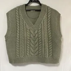 GU オリーブグリーン ケーブルニットベスト