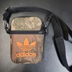 adidas　ミニショルダーバッグ