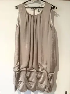 ベージュ ドレープデザイン ドレス ships シップス　結婚式　二次会