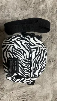 ゼブラ柄ショルダーバッグ