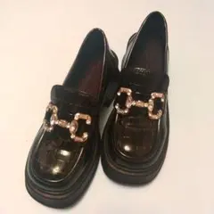 お値下　美品❣️ビシュー付　厚底ローファー　黒　エナメル　型押　軽量　36