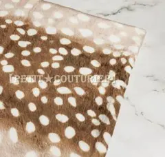 No.7066　バンビ模様の裏ボアニット　９０×４５　ベージュ&ブラウン　動物