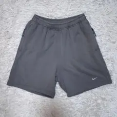 NIKE ナイキ solo swoosh フェード スウェットショーツ グレー