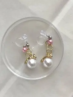 猫モチーフ パール ノンホールピアス イヤリング 揺れる 上品 ハンドメイド