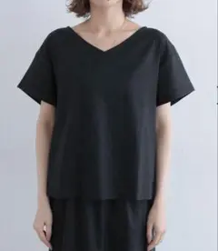 新品☆スタジオクリップ　ストレッチリネン　Vネックブラウス　フリーサイズ　黒のサムネイル