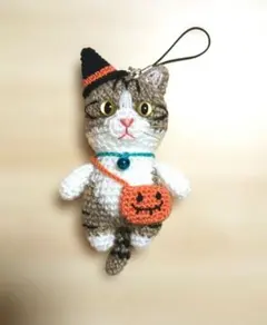 ハンドメイド　あみぐるみ　ネコ　ストラップ　キジ白猫　ハロウィン