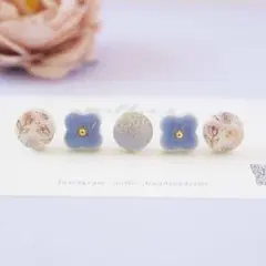 花　フラワー　くすみブルー　チューリップ　小さいピアス　イヤリング　タイル　春
