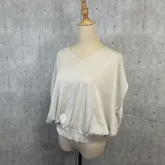 1702 TIARA ティアラ ライトグレー Vネック ノースリーブトップス F