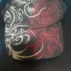 トライバル刺繍 メッシュキャップ ブラック レッド
