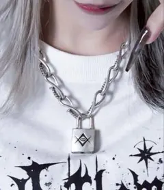 は*る様 xrage × nana 公式コラボ 南京錠 ネックレス - メルカリ