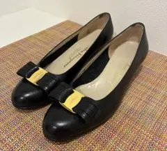 Salvatore Ferragamo ヴァラ パンプス ブラックのサムネイル
