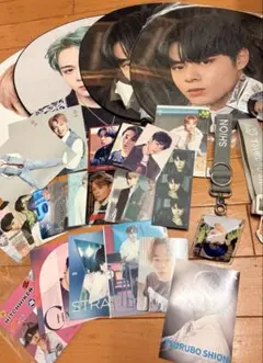 JO1 アクリルスタンド 缶バッジ グッズ まとめ売り 鶴房汐恩 JO1 鶴房汐恩 アクスタ アクキー 缶バッジ 13点セット - メルカリ