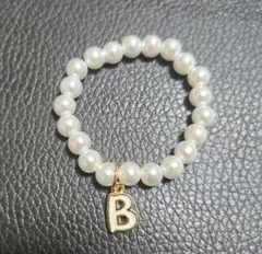 ドール用ホワイトパール風ビーズ Bチャーム付 ネックレス❤︎