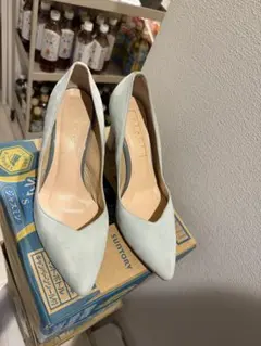 淡い水色 スエード ハイヒール ポインテッドトゥ