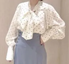 LILY BROWN ドット柄リボンブラウス