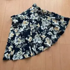ペイトンプレイス　ラメ入り花柄フレアスカート