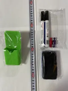 ホワイトボードマーカー　消し器具　マグネットタイプ　セット　新品未使用　中国製のサムネイル